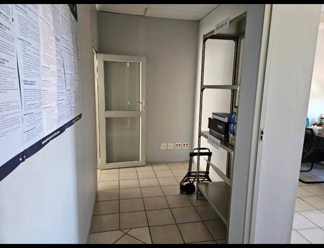 OFFICE FOR SALE IN SILVER LAKES